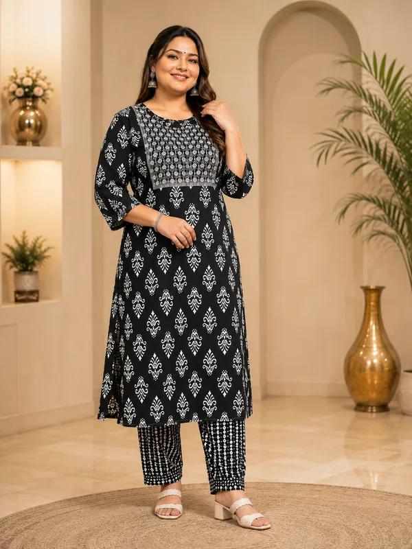 Black_Cotton_Kurta_Pant_Set_For_Women