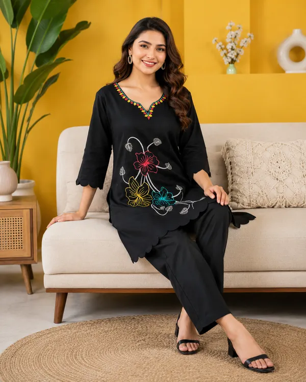 Black_Cotton_Kurta_Set_For_Women