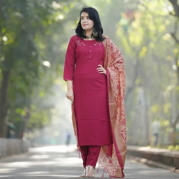 Cotton_Slub_Handloom_Kurta_Pant_With_Dupatta_Set