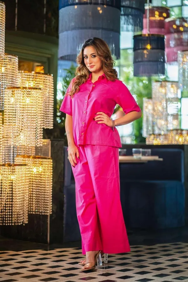 Pink_Cotton_Plain_Straight_Short_Kurti_With_Pant_Set_For_Women