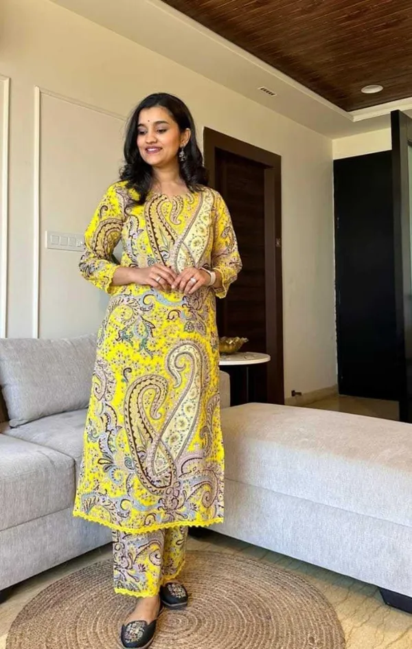 Yellow_Cotton_Regular_Printed_Straight_Kurti_With_Pant_Set_For_Women