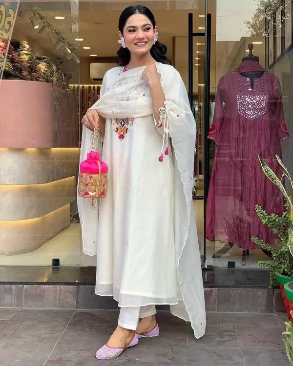 White_Cotton_Regular_Mirror_Work_Embroidered_Kurti_Pant_Dupatta_Set_For_Women