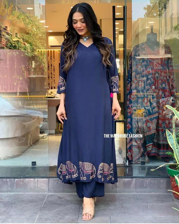 Blue_Rayon_Regular_Straight_Kurti_With_Pant_Set_For_Women