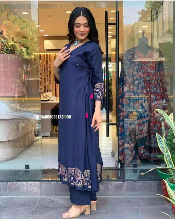 Blue_Rayon_Regular_Straight_Kurti_With_Pant_Set_For_Women