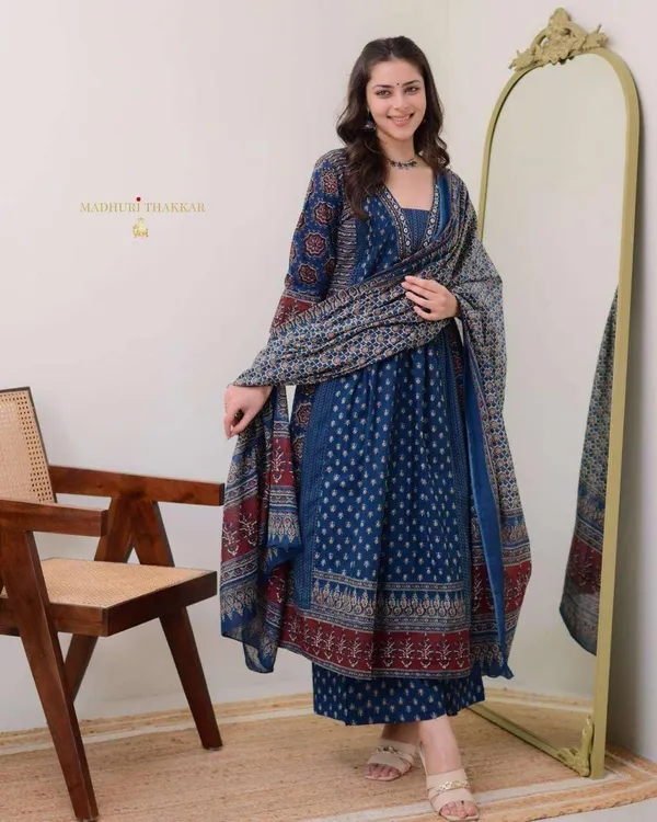 Blue_Cotton_Regular_Printed_Straight_Kurti_Set_With_Pant_Dupatta_For_Women