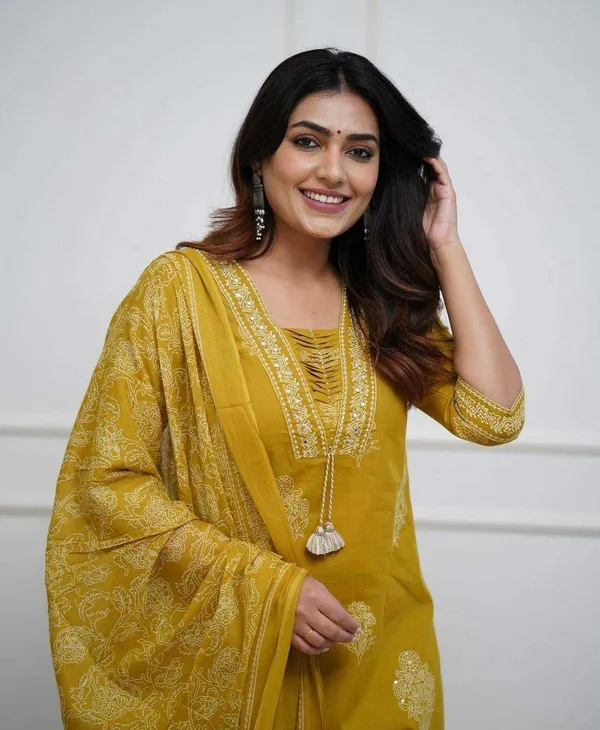 Yellow_Cotton_Regular_Printed_Straight_Kurti_With_Pant_Dupatta_Set_For_Women