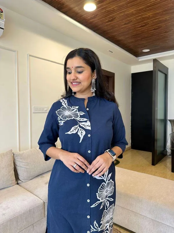 Blue_Cotton_Regular_Floral_Printed_Straight_Kurti_Set_With_Pant_For_Women