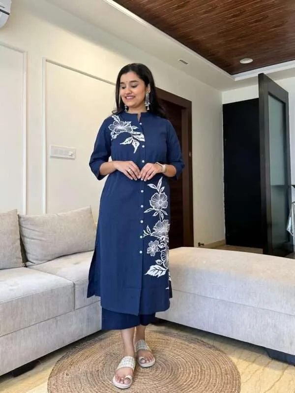 Blue_Cotton_Regular_Floral_Printed_Straight_Kurti_Set_With_Pant_For_Women