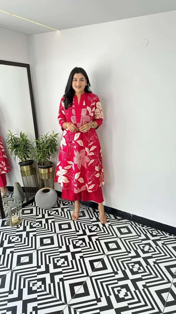 Pink_Cotton_Floral_Printed_Straight_Kurti_With_Pant_Set_For_Women