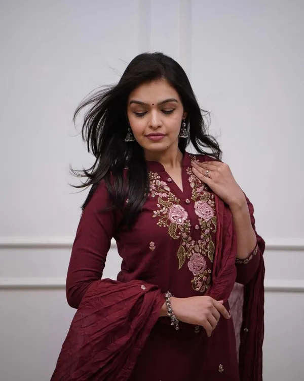 Maroon_Cotton_Regular_Embroidered_Straight_Kurti_Set_With_Pant_Dupatta_For_Women