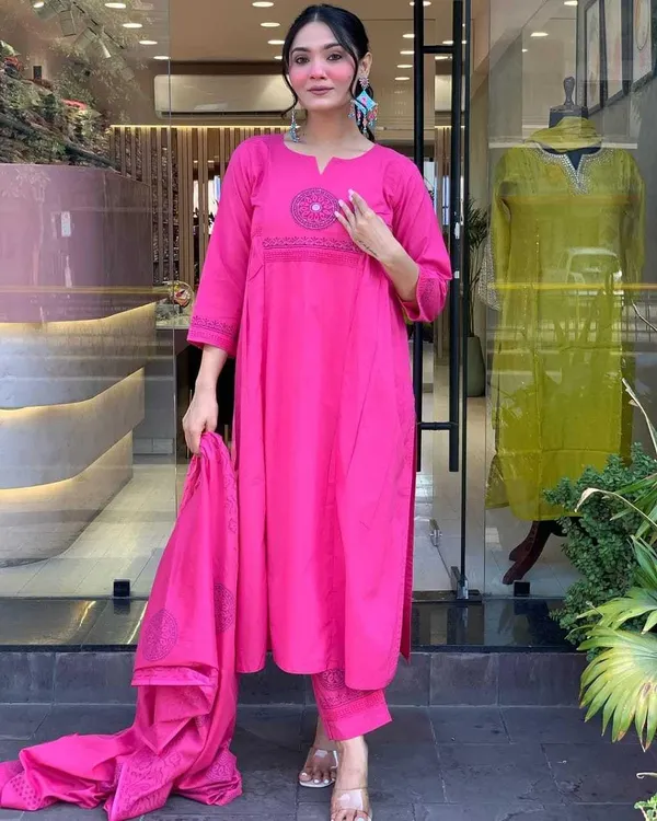 Pink_Cotton_Regular_Floral_Handblock_Kurti_Pant_Dupatta_Set_For_Women