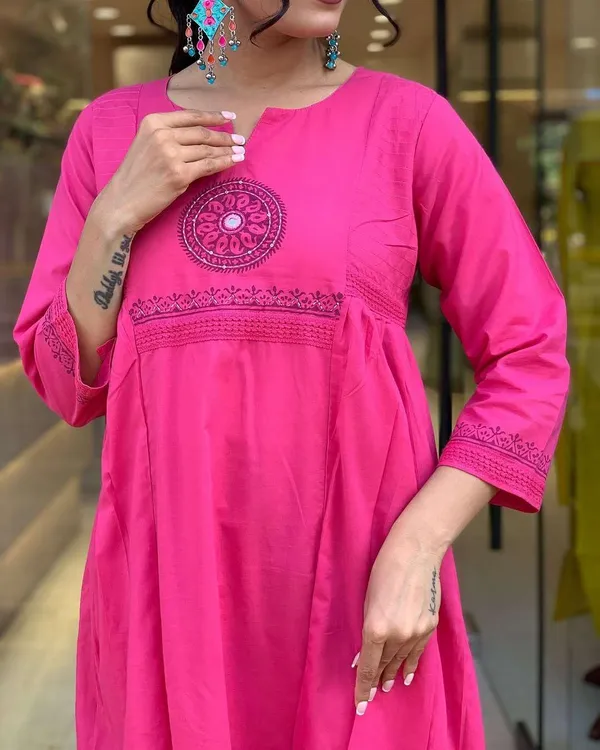 Pink_Cotton_Regular_Floral_Handblock_Kurti_Pant_Dupatta_Set_For_Women