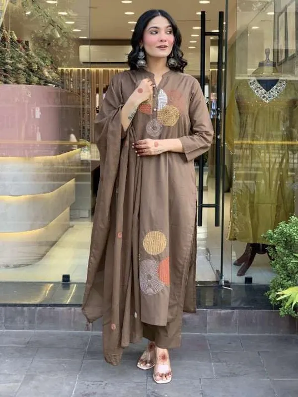 Grey_Cotton_Regular_Embroidered_Straight_Kurti_Set_With_Pant_Dupatta_For_Women