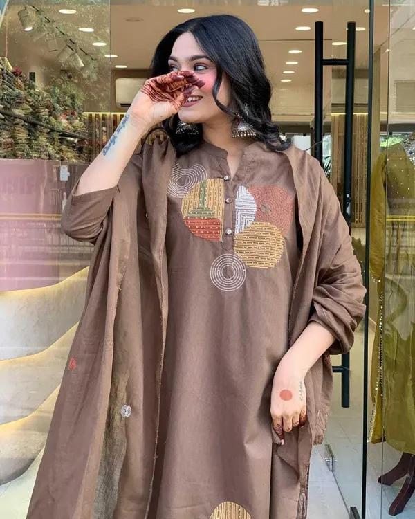 Grey_Cotton_Regular_Embroidered_Straight_Kurti_Set_With_Pant_Dupatta_For_Women