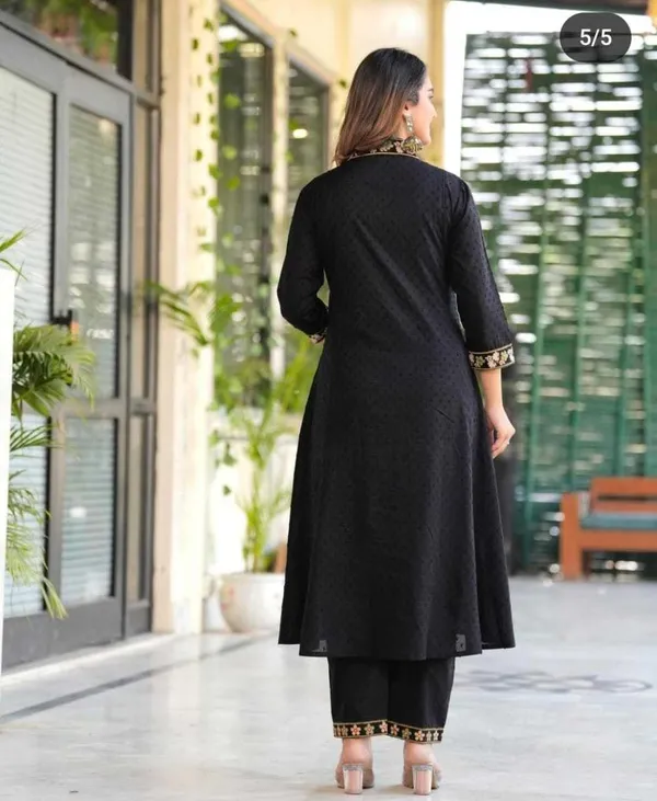 Black_Cotton_Regular_Embroidered_Straight_Kurti_With_Pant_Set_For_Women