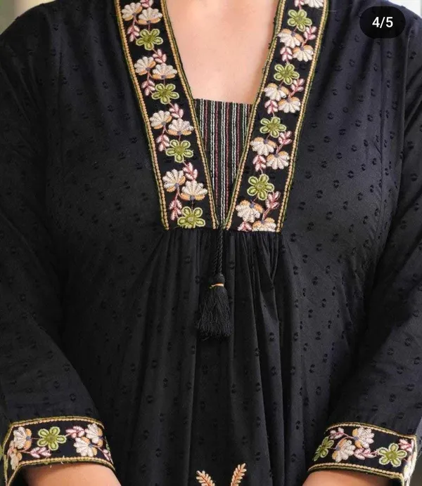 Black_Cotton_Regular_Embroidered_Straight_Kurti_With_Pant_Set_For_Women