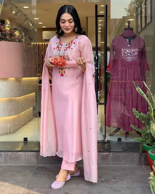 Baby_Pink_Cotton_Mirror_Work_Embroidered_Straight_Kurti_Set_For_Women