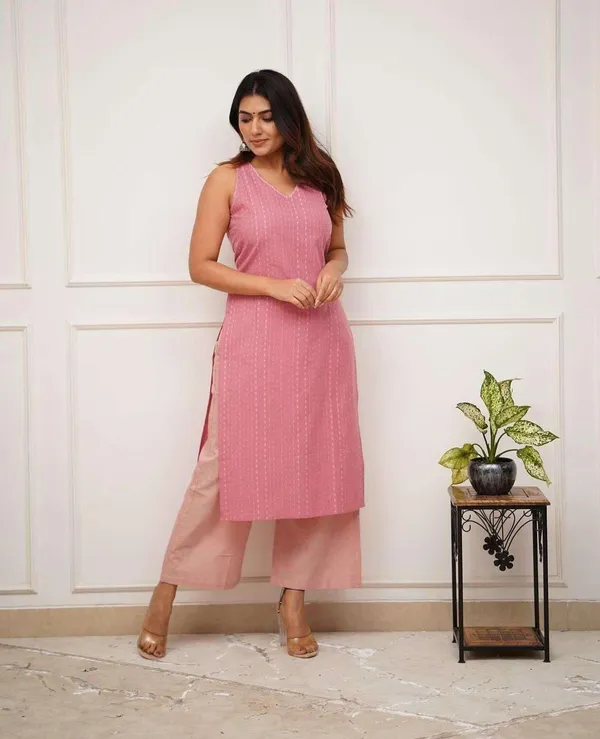 Gajri_Cotton_Printed_Sleeveless_Straight_Kurti_With_Pant_Set_For_Women