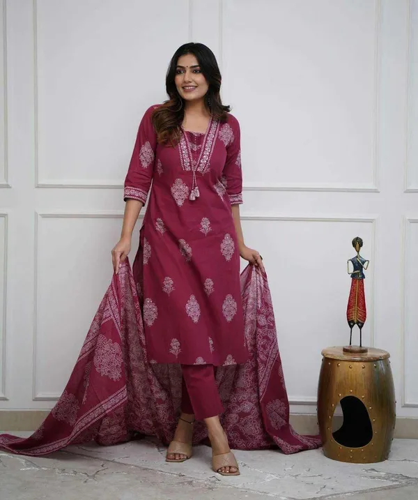Maroon_Cotton_Regular_Printed_Kurti_With_Pant_Dupatta_Set_For_Women