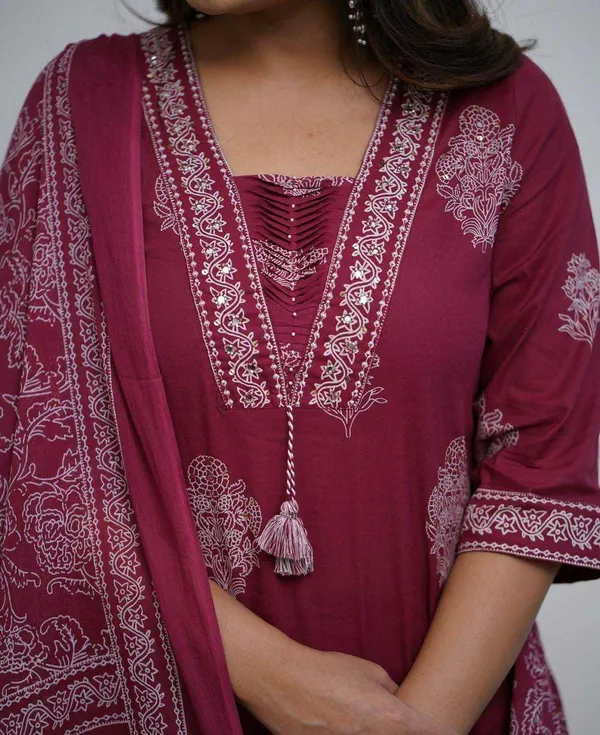 Maroon_Cotton_Regular_Printed_Kurti_With_Pant_Dupatta_Set_For_Women