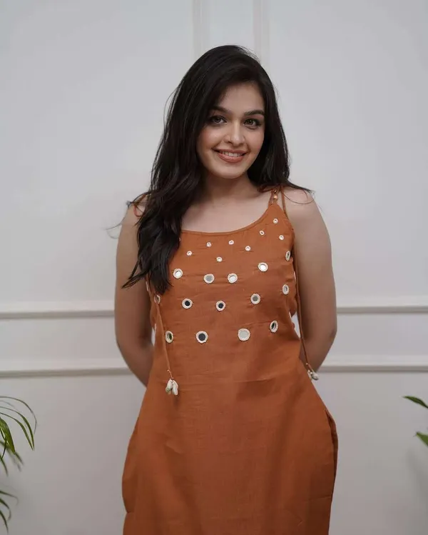 Brown_Cotton_Sleeveless_Embroidered_Kurti_Set_With_Ankle_Length_Pant_For_Women