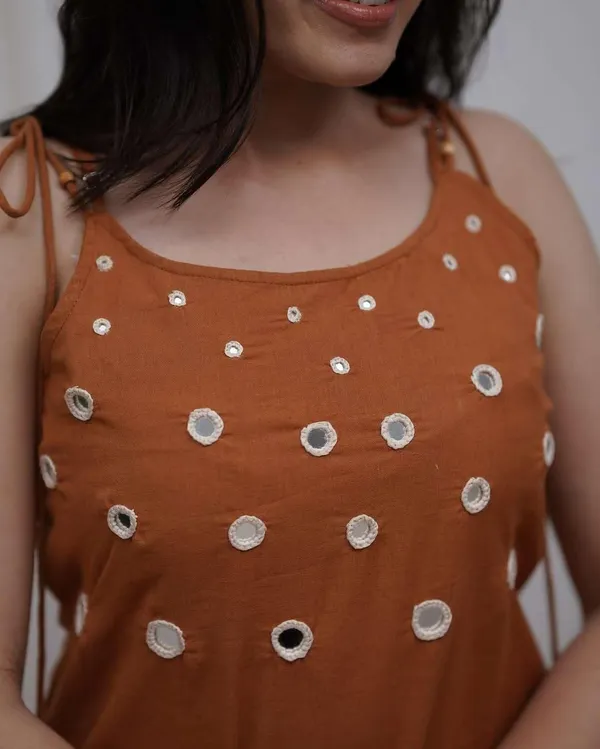 Brown_Cotton_Sleeveless_Embroidered_Kurti_Set_With_Ankle_Length_Pant_For_Women