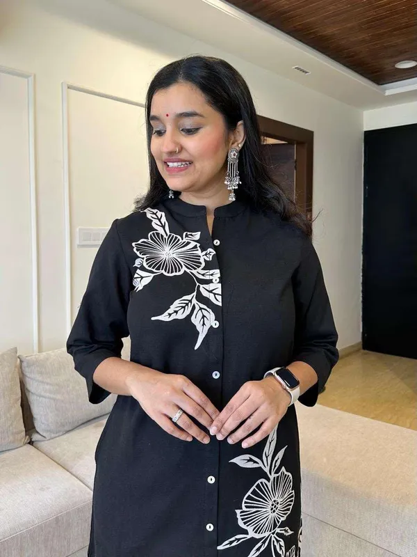 Black_Cotton_Regular_Floral_Printed_Straight_Kurti_With_Pant_Set_For_Women