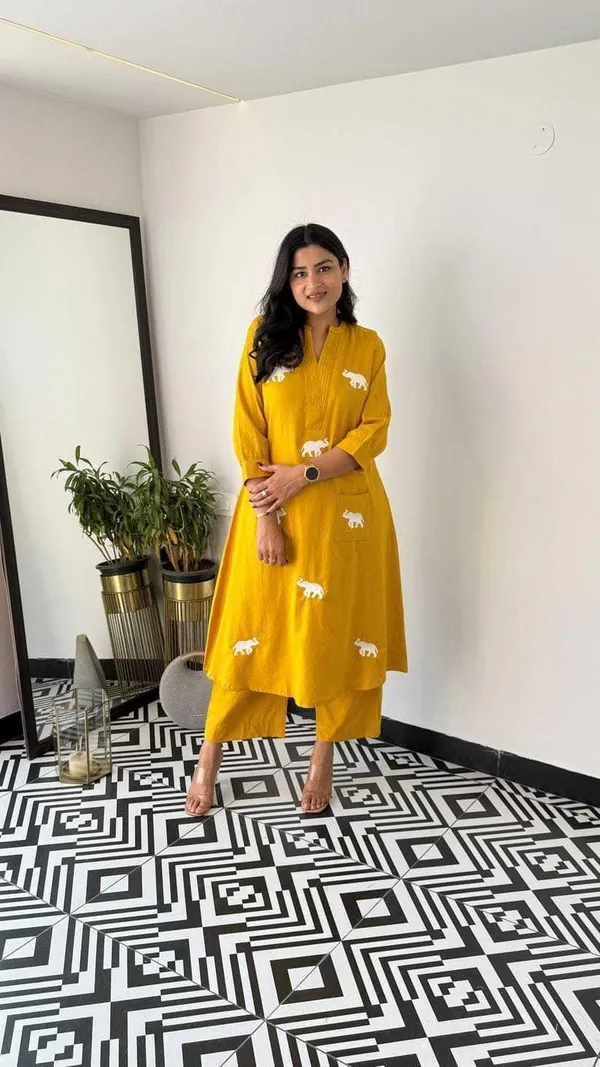 Yellow_Cotton_Regular_Printed_Straight_Kurti_Set_With_Pant_Dupatta_For_Women