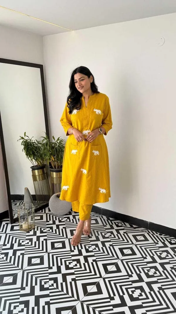 Yellow_Cotton_Regular_Printed_Straight_Kurti_Set_With_Pant_Dupatta_For_Women