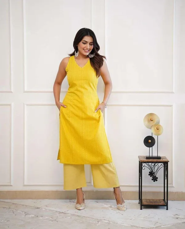 Yellow_Cotton_Printed_Sleeveless_Straight_Kurti_With_Pant_Set_For_Women