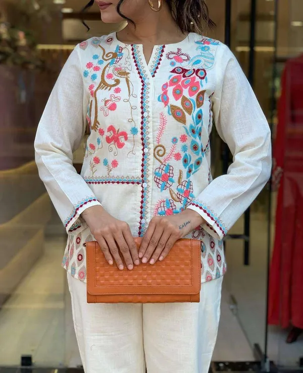 White_Cotton_Embroidered_Straight_Kurti_With_Pant_Set_For_Women