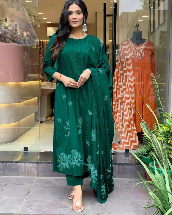 Green_Cotton_Floral_Printed_Long_Straight_Kurti_With_Pant_Dupatta_Set_For_Women