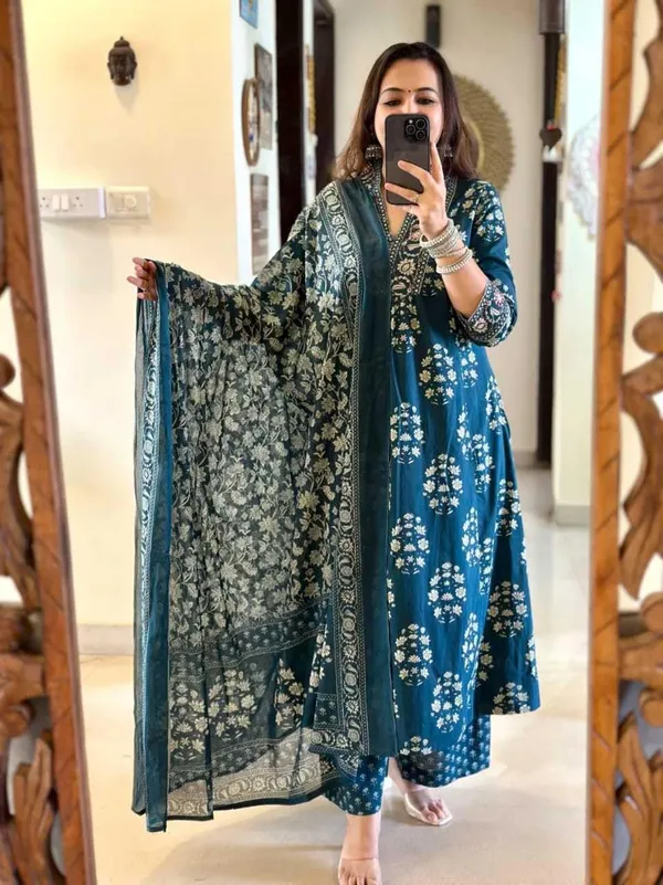 Blue_Cotton_Regular_Floral_Printed_Anarkali_Kurti_With_Pant_Set_For_Women