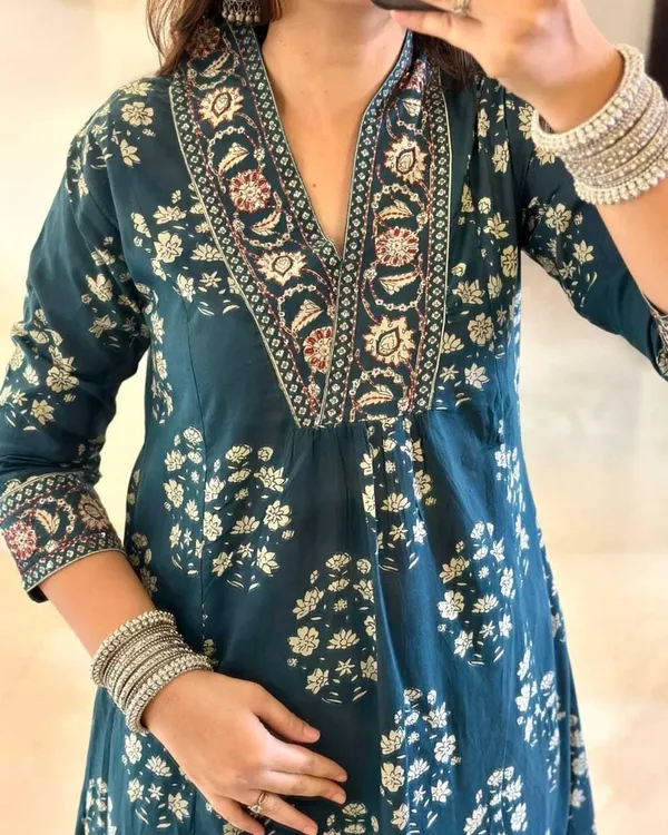 Blue_Cotton_Regular_Floral_Printed_Anarkali_Kurti_With_Pant_Set_For_Women