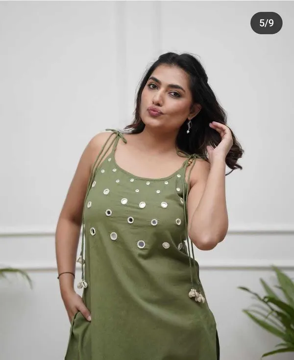 Green_Cotton_Embroidered_Sleeveless_Kurti_With_Ankle_Length_Pant_Set_For_Women