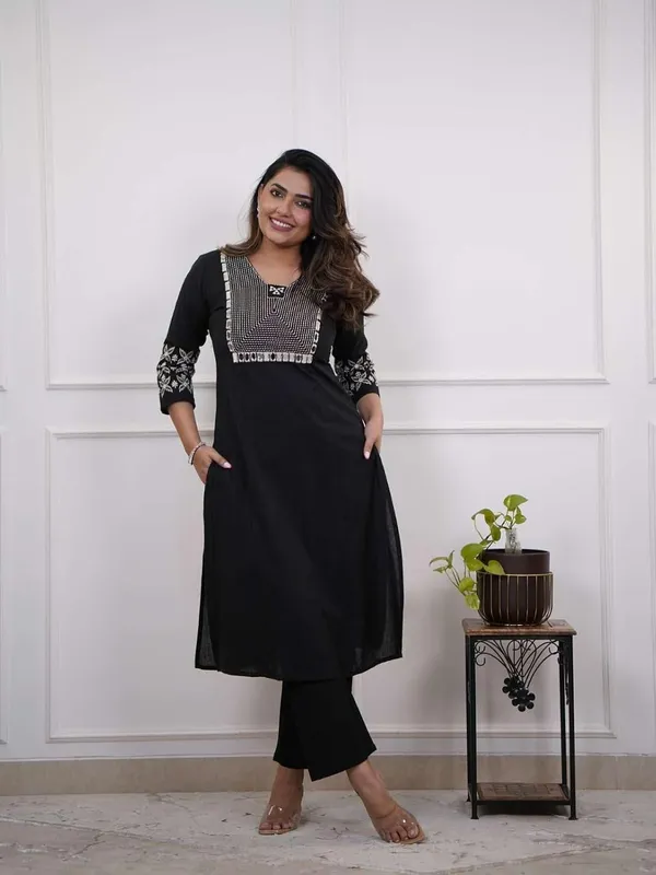 Black_Cotton_Regular_Printed_Kurti_With_Pant_Set_For_Women