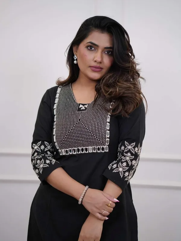 Black_Cotton_Regular_Printed_Kurti_With_Pant_Set_For_Women