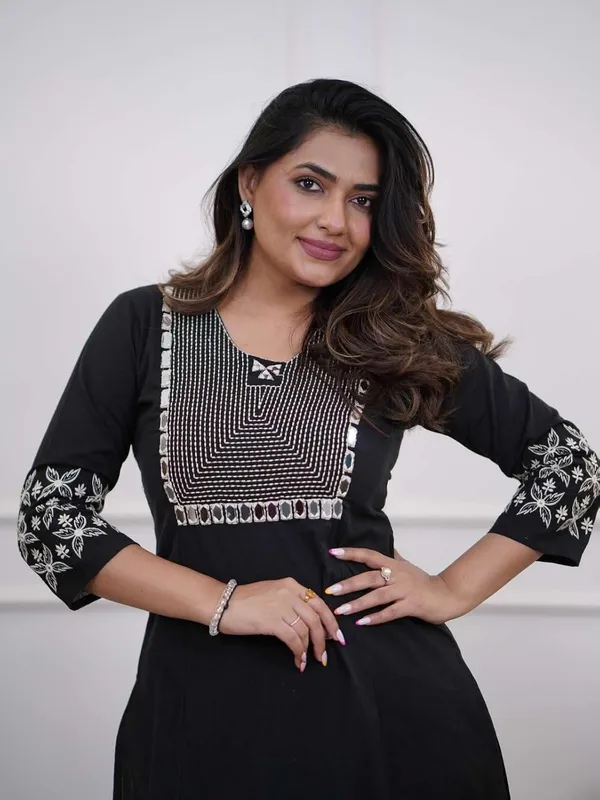 Black_Cotton_Regular_Printed_Kurti_With_Pant_Set_For_Women