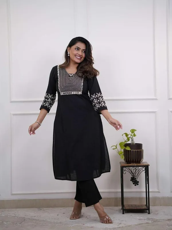 Black_Cotton_Regular_Printed_Kurti_With_Pant_Set_For_Women