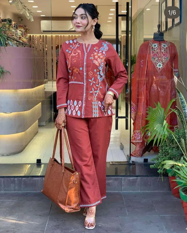 Maroon_Cotton_Regular_Embroidered_Straight_Kurti_With_Pant_Set_For_Women
