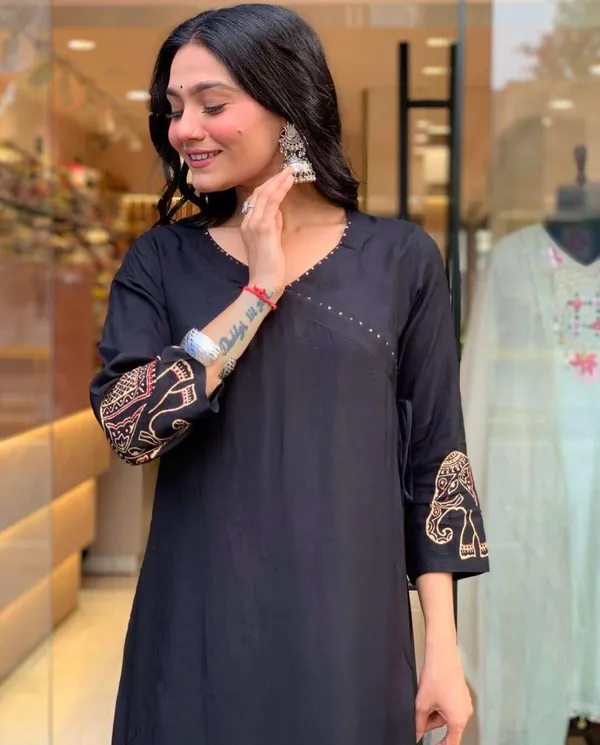 Black_Rayon_Printed_Straight_Kurti_With_Pant_Dupatta_Set_For_Women