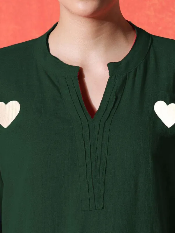 Green_Cotton_Regular_Embroidered_Straight_Kurti_With_Pant_Set_For_Women