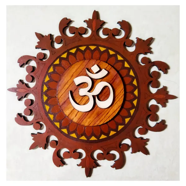 Wooden_round_Frame_with_Om_symbol