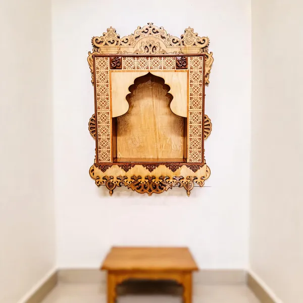 Wooden_Carved_Om_Motif_Wall_Mounted_Temple_Mandir