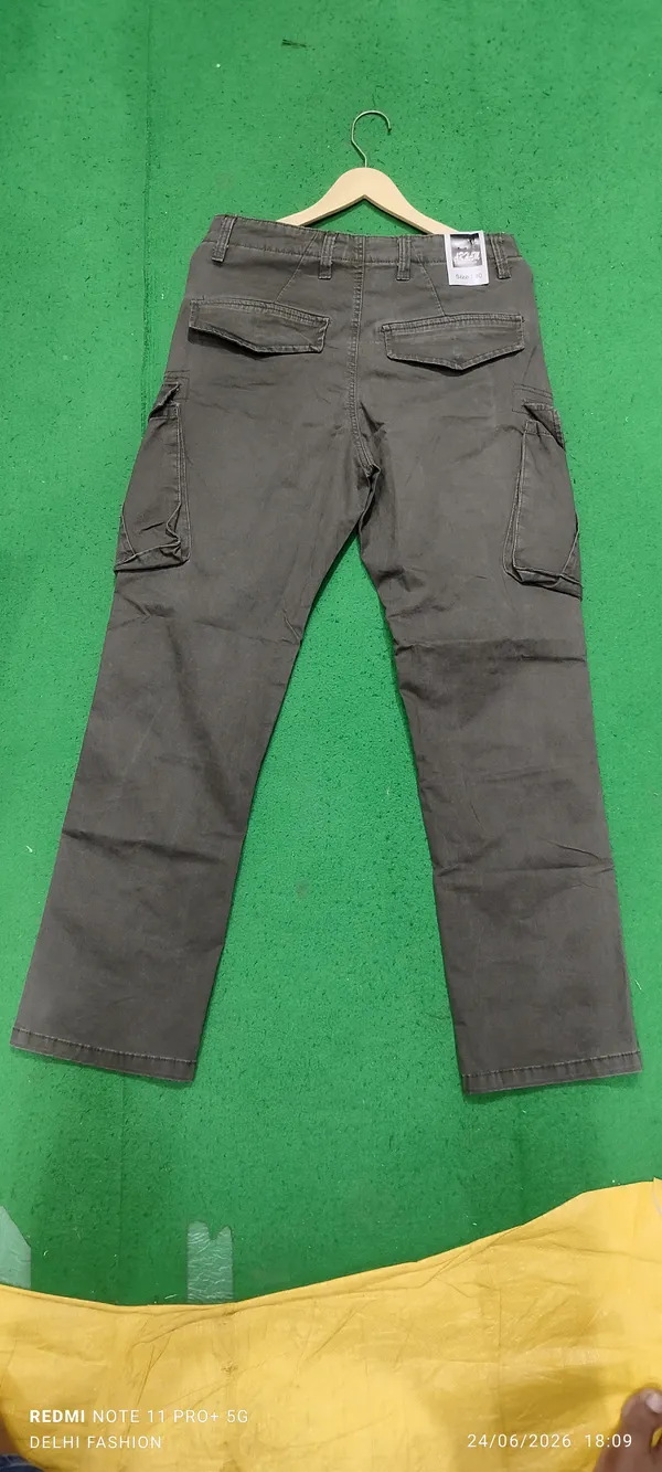Grey_Utility_Fit_Cargo_Pants_for_Men