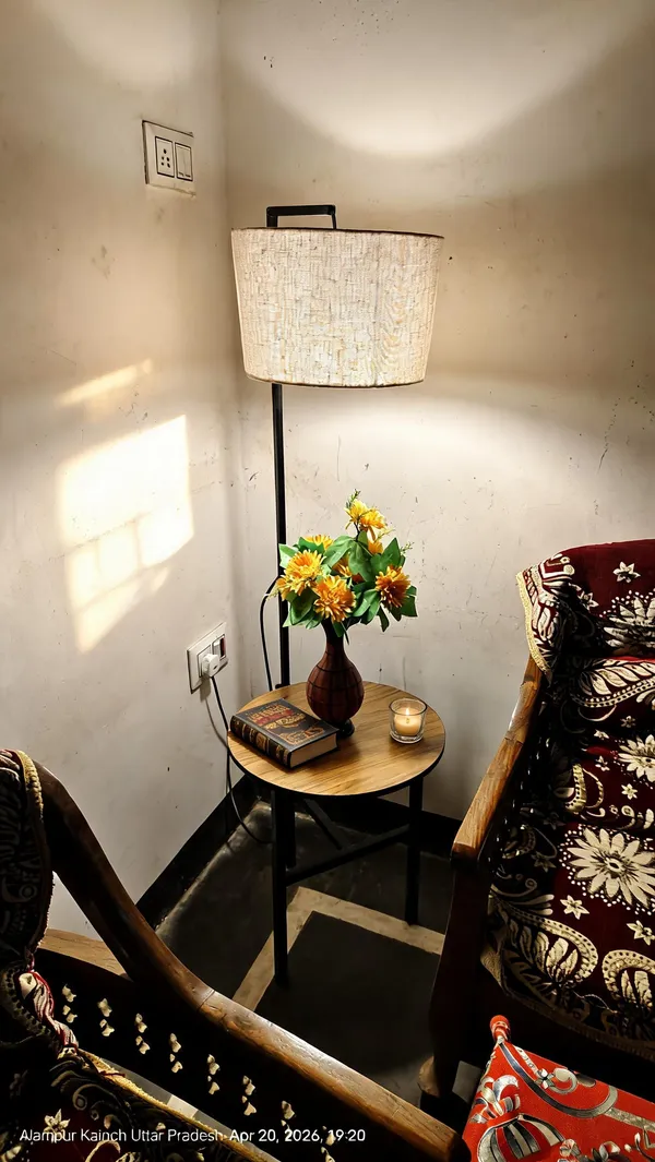 Metal_Adjustable_Floor_Lamp_With_Wooden_Side_Table