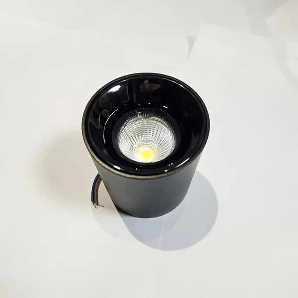 _Amor_COB_Cylinder_Surface_Light_(15_Watt,_Black_Body_with_Black_Reflector)_(Natural_White_(4000k)