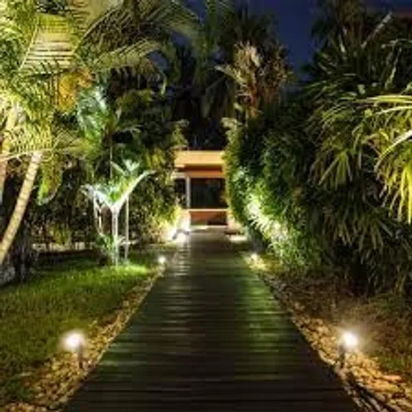 _3W_LED_Outdoor_Beam_Garden_Spot_and_Spike_Waterproof_IP65_Light,_Aluminium_Body_(Driver_in_Built)_(Warm_White_(3000k))