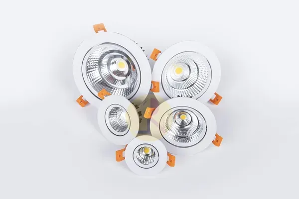 _COB_Down_Celing_Light_Movable_3_in_1(Cool-Natural-Warm,_7_Watt)_(9_cm_x_9_cm_x_4.6_cm)_Cutout_2.5''