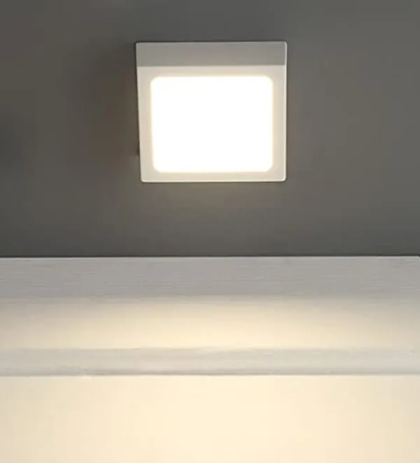 _15Watts_Surface_Panel_Square_Light_(Natural_White_-_4000K,_Square)